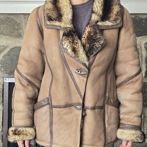 Luxurious Vintage Brown Shearling Jacket